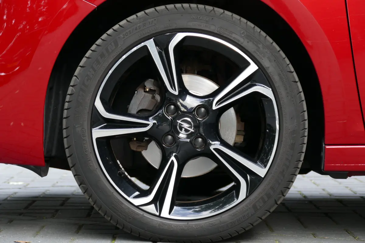 1.2 75PK ELEGANCE GS / CAMERA / STUUR-STOELVERWARMING / PANO.DAK / 17"LMV / FULL-LED / NAVI / CLIMA / PDC / BLUETOOTH / CRUISECONTROL / 1E EIGENAAR / SCHITTERENDE STAAT !!