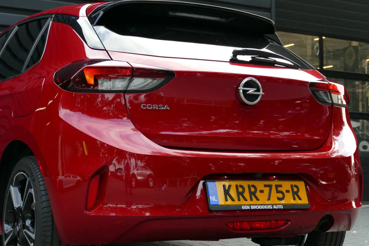 1.2 75PK ELEGANCE GS / CAMERA / STUUR-STOELVERWARMING / PANO.DAK / 17"LMV / FULL-LED / NAVI / CLIMA / PDC / BLUETOOTH / CRUISECONTROL / 1E EIGENAAR / SCHITTERENDE STAAT !!
