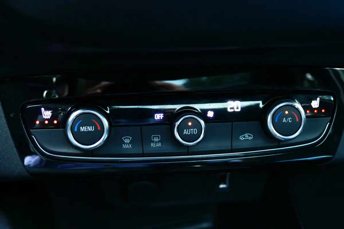 1.2 75PK ELEGANCE GS / CAMERA / STUUR-STOELVERWARMING / PANO.DAK / 17"LMV / FULL-LED / NAVI / CLIMA / PDC / BLUETOOTH / CRUISECONTROL / 1E EIGENAAR / SCHITTERENDE STAAT !!