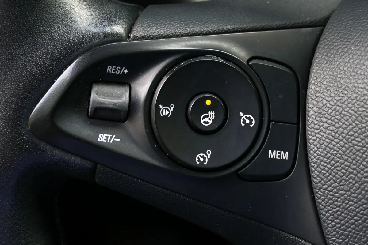 1.2 75PK ELEGANCE GS / CAMERA / STUUR-STOELVERWARMING / PANO.DAK / 17"LMV / FULL-LED / NAVI / CLIMA / PDC / BLUETOOTH / CRUISECONTROL / 1E EIGENAAR / SCHITTERENDE STAAT !!