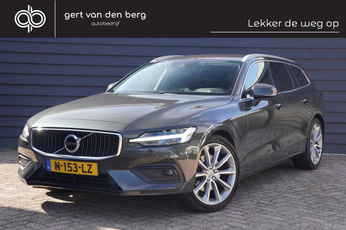 2.0 D4 Momentum Pro - CARPLAY - LEDER - H&K - ADAPT. CRUISE - BTW AUTO -
