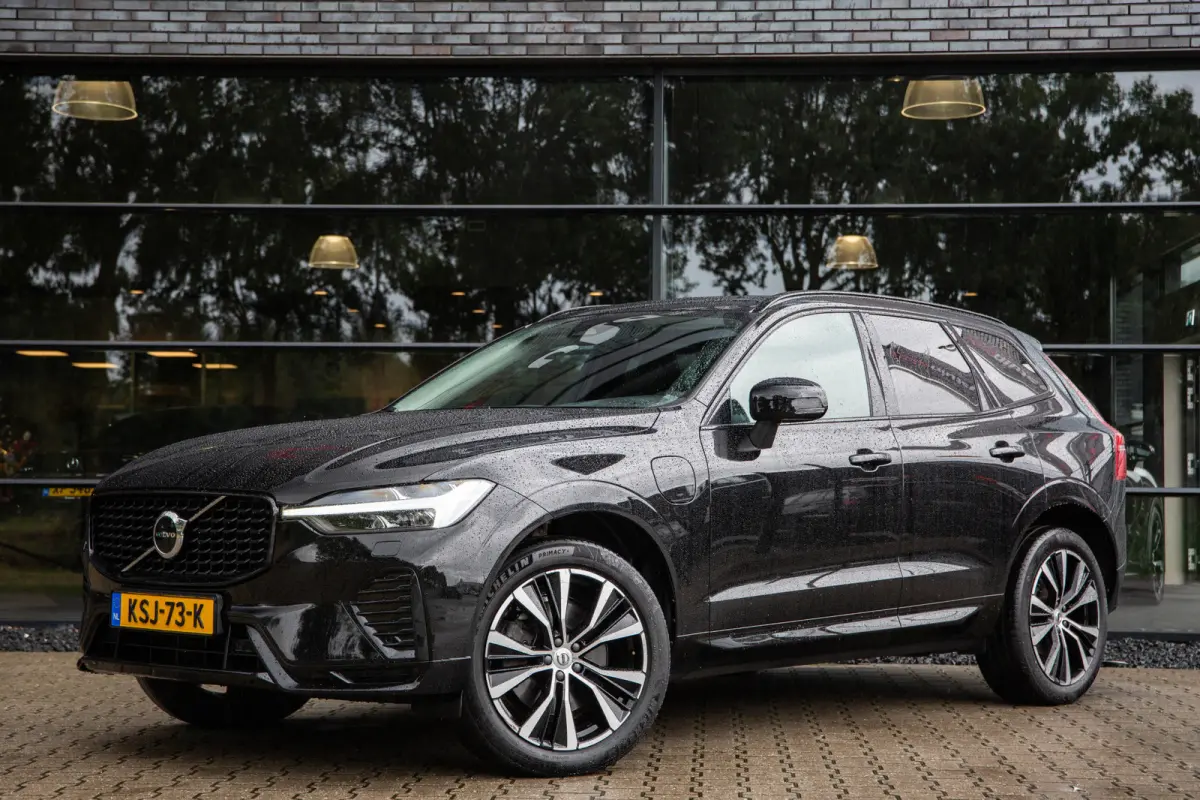 2.0 T6 Plug-in hybrid AWD Plus Dark , Long Range, Panoramadak, Apple Carplay, Achteruitrijcamera, Harman Kardon