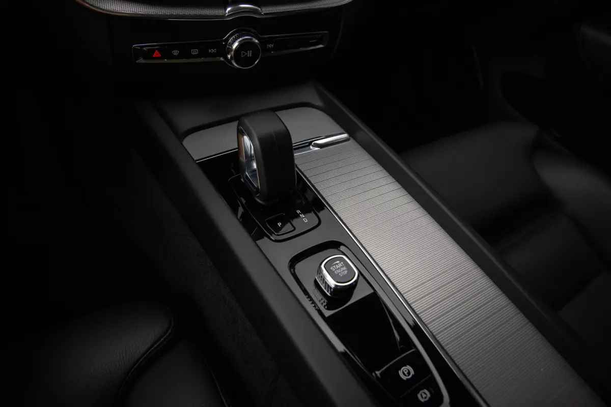 2.0 T6 Plug-in hybrid AWD Plus Dark , Long Range, Panoramadak, Apple Carplay, Achteruitrijcamera, Harman Kardon
