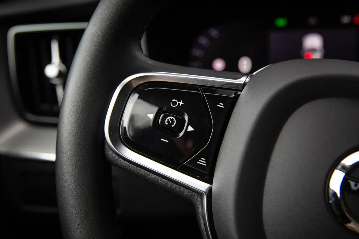 2.0 T6 Plug-in hybrid AWD Plus Dark , Long Range, Panoramadak, Apple Carplay, Achteruitrijcamera, Harman Kardon