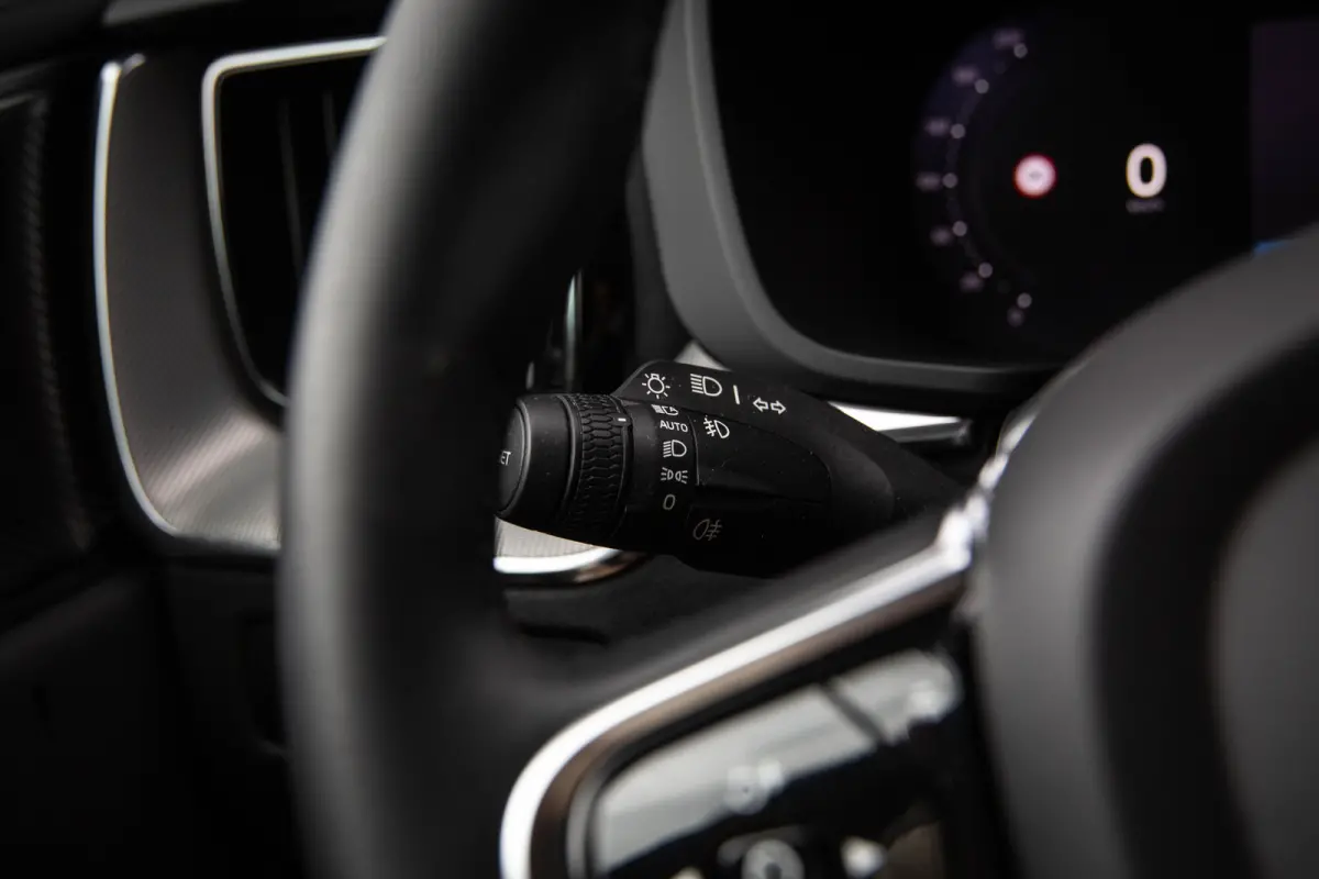 2.0 T6 Plug-in hybrid AWD Plus Dark , Long Range, Panoramadak, Apple Carplay, Achteruitrijcamera, Harman Kardon
