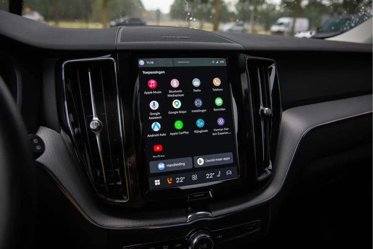 2.0 T6 Plug-in hybrid AWD Plus Dark , Long Range, Panoramadak, Apple Carplay, Achteruitrijcamera, Harman Kardon