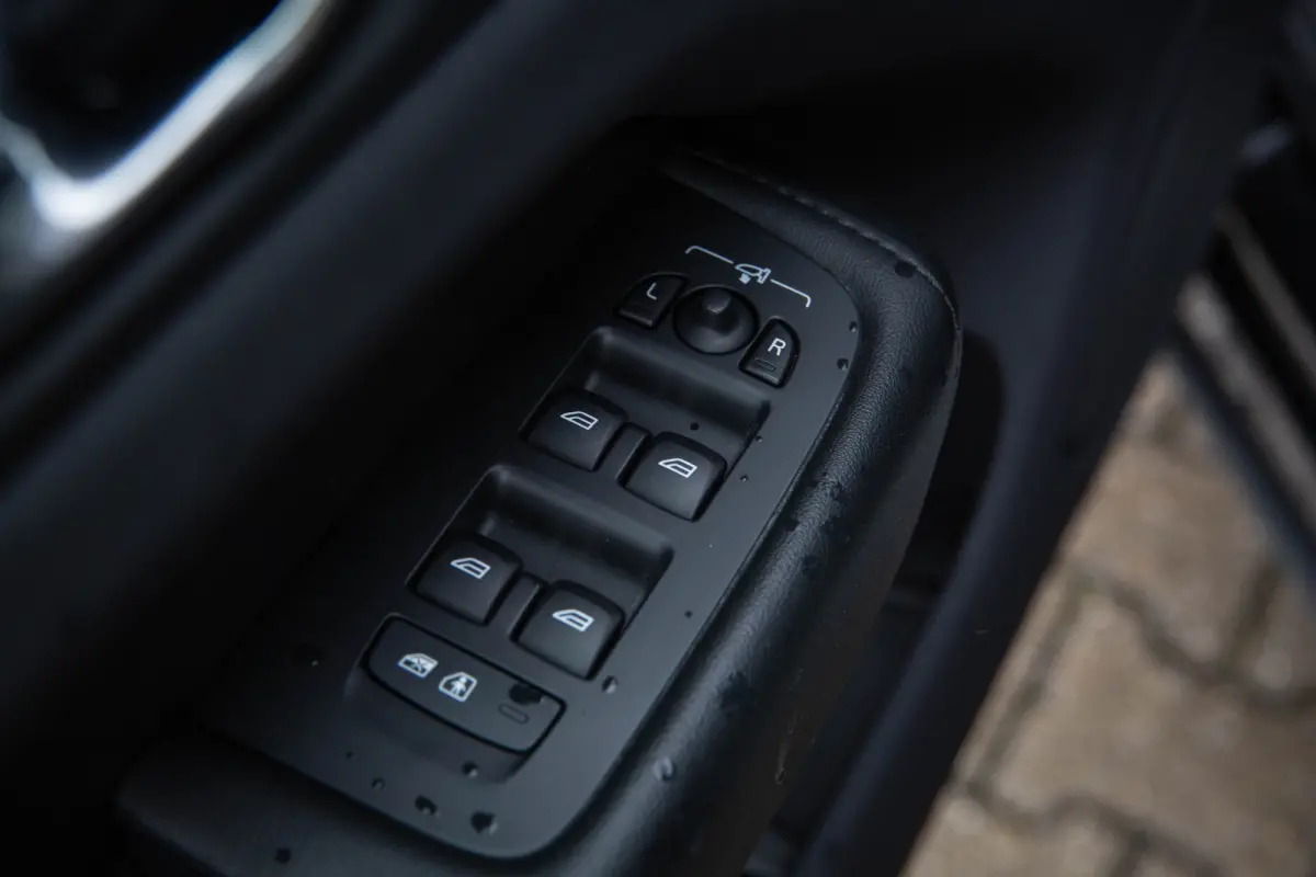 2.0 T6 Plug-in hybrid AWD Plus Dark , Long Range, Panoramadak, Apple Carplay, Achteruitrijcamera, Harman Kardon