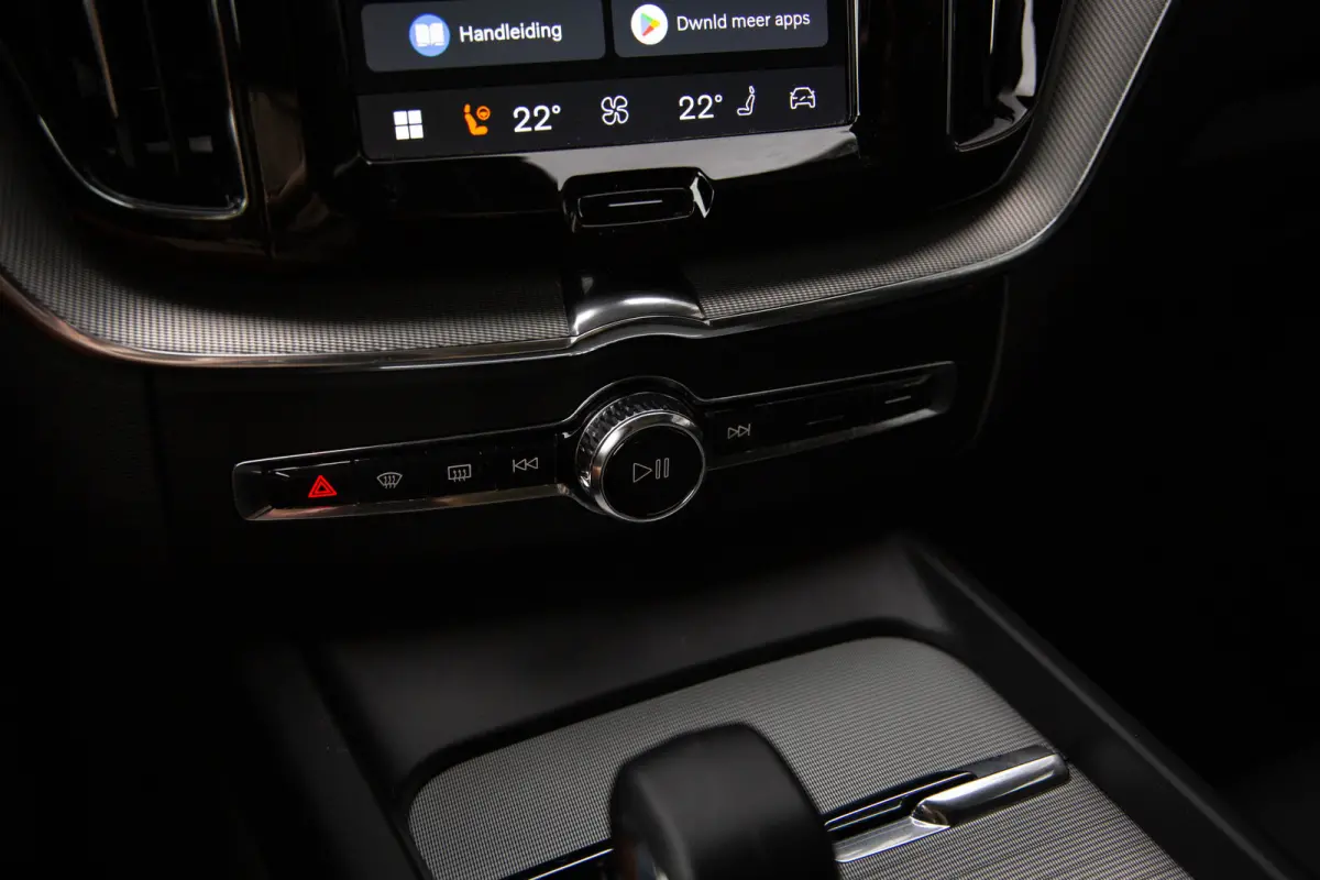 2.0 T6 Plug-in hybrid AWD Plus Dark , Long Range, Panoramadak, Apple Carplay, Achteruitrijcamera, Harman Kardon