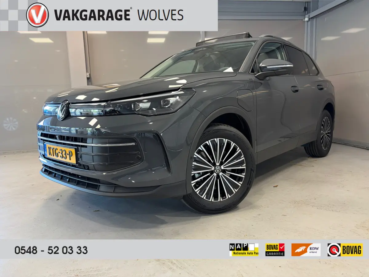 Life Edition 1.5 eHybrid | Vooraad deal | Panoramdak | 18" Napoli Velgen | CarPlay |