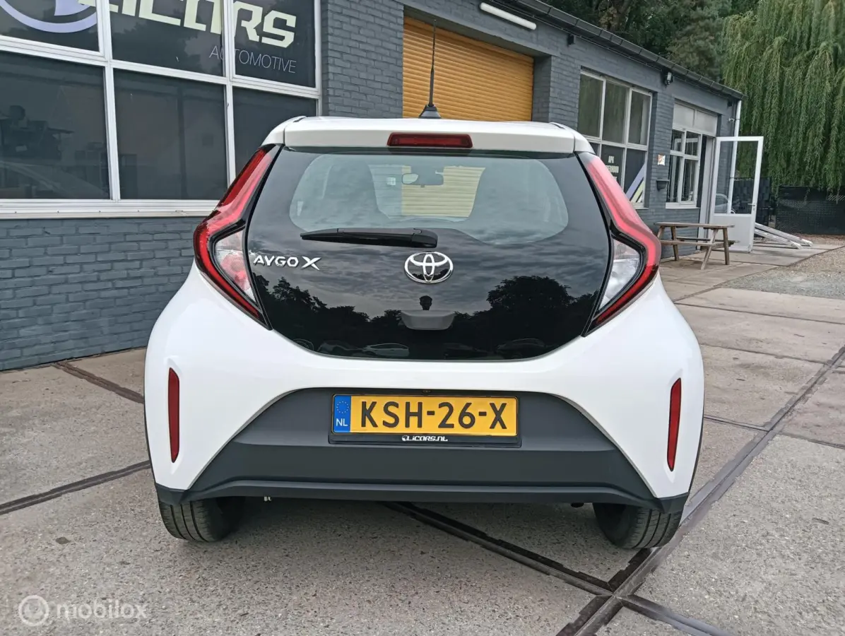1.0 VVT-i S-CVT Play automaat/CarPlay/camera/adap.cruise