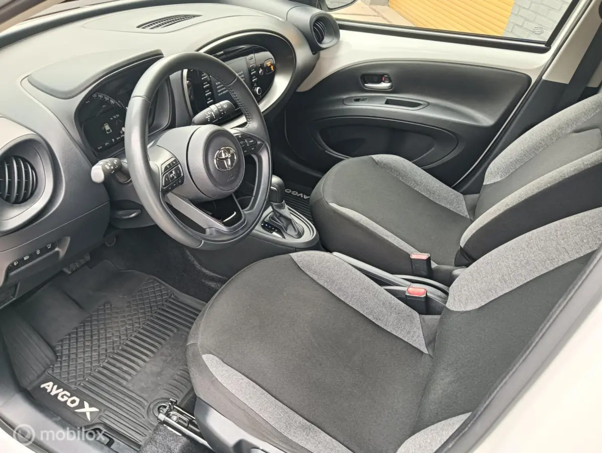1.0 VVT-i S-CVT Play automaat/CarPlay/camera/adap.cruise