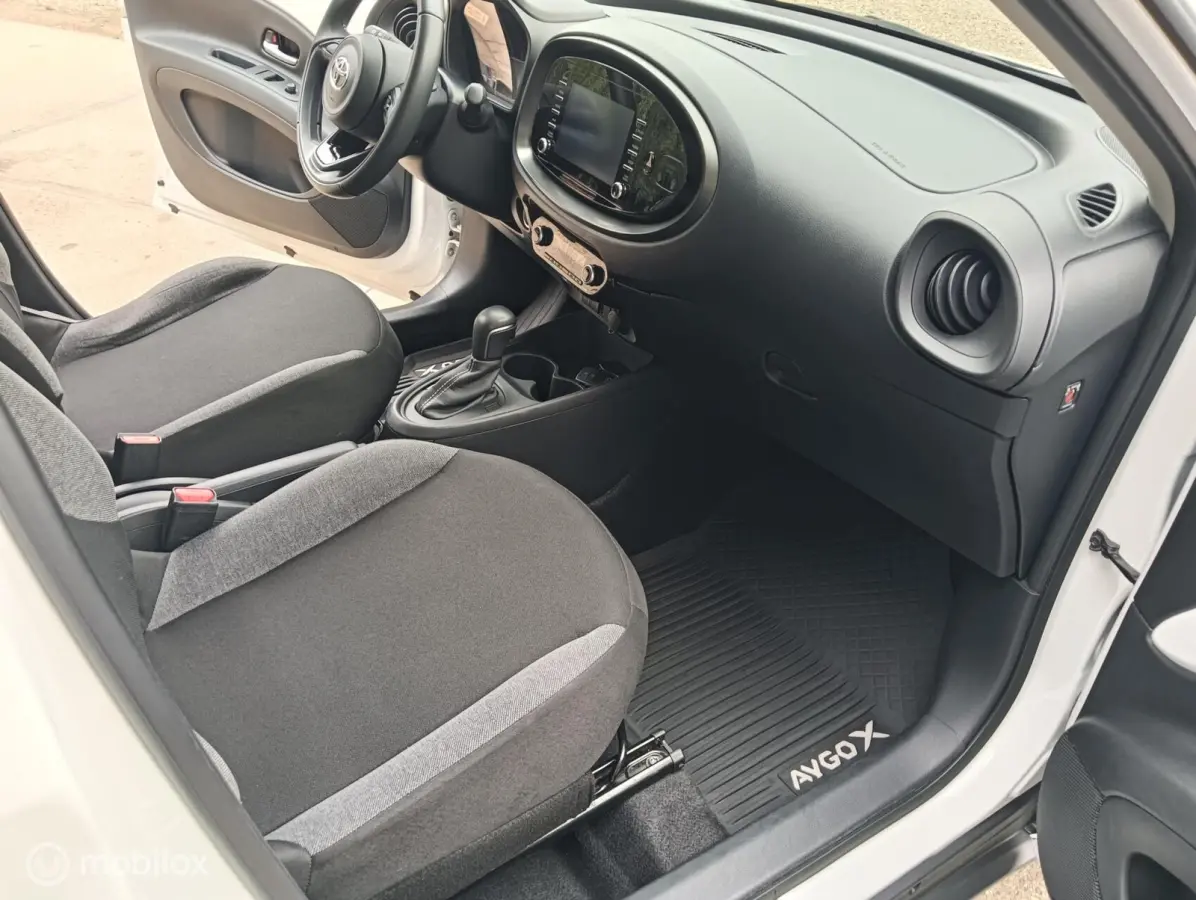 1.0 VVT-i S-CVT Play automaat/CarPlay/camera/adap.cruise