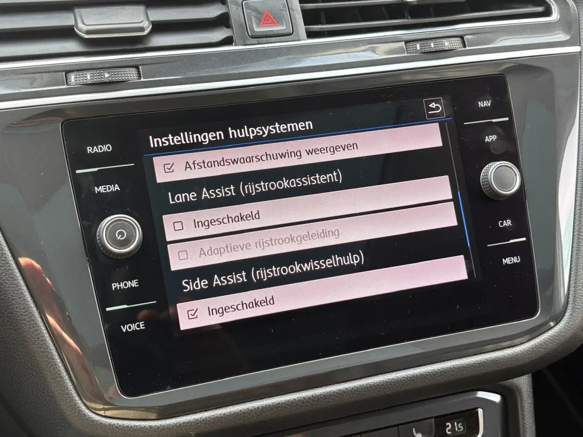 1.5 TSI PANO/19INCH-R-LINE/VIRTUAL/CARPLAY/KEYLESS/LEDER