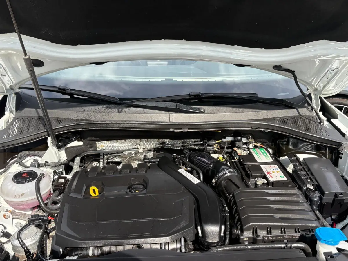 1.5 TSI PANO/19INCH-R-LINE/VIRTUAL/CARPLAY/KEYLESS/LEDER