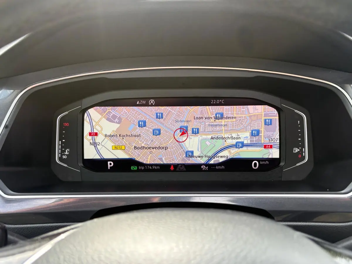 1.5 TSI PANO/19INCH-R-LINE/VIRTUAL/CARPLAY/KEYLESS/LEDER