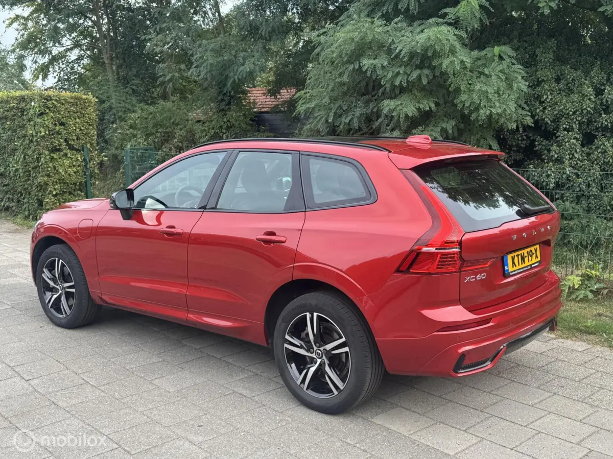 2.0 T6 Plug-in hybrid AWD Plus Dark