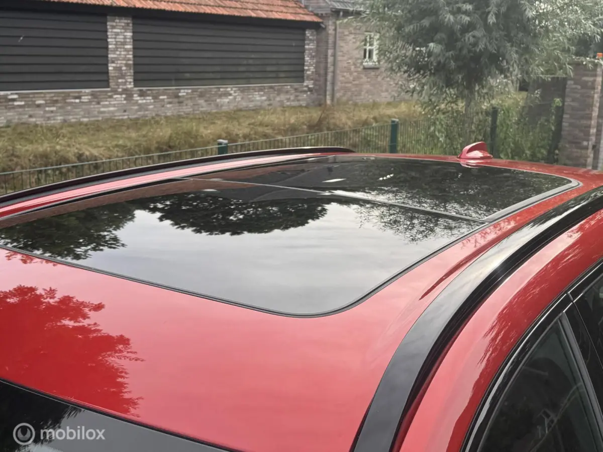 2.0 T6 Plug-in hybrid AWD Plus Dark