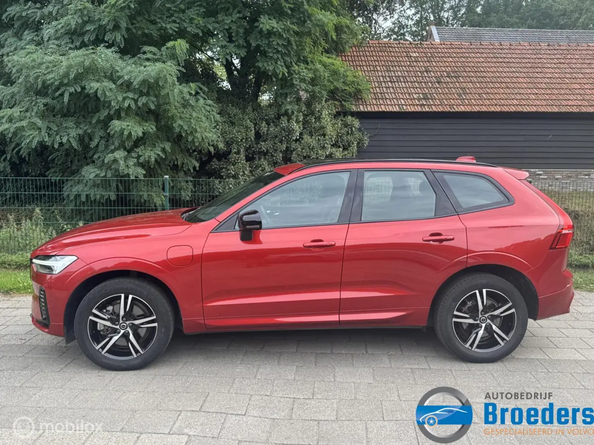 2.0 T6 Plug-in hybrid AWD Plus Dark