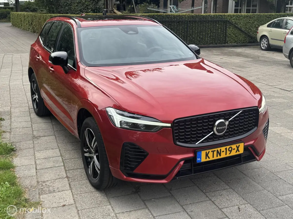 2.0 T6 Plug-in hybrid AWD Plus Dark