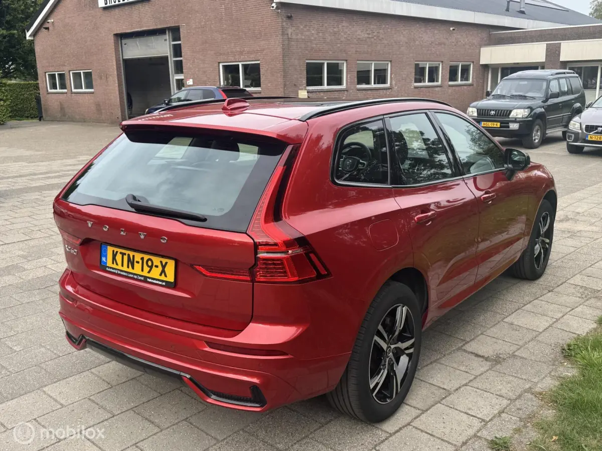 2.0 T6 Plug-in hybrid AWD Plus Dark