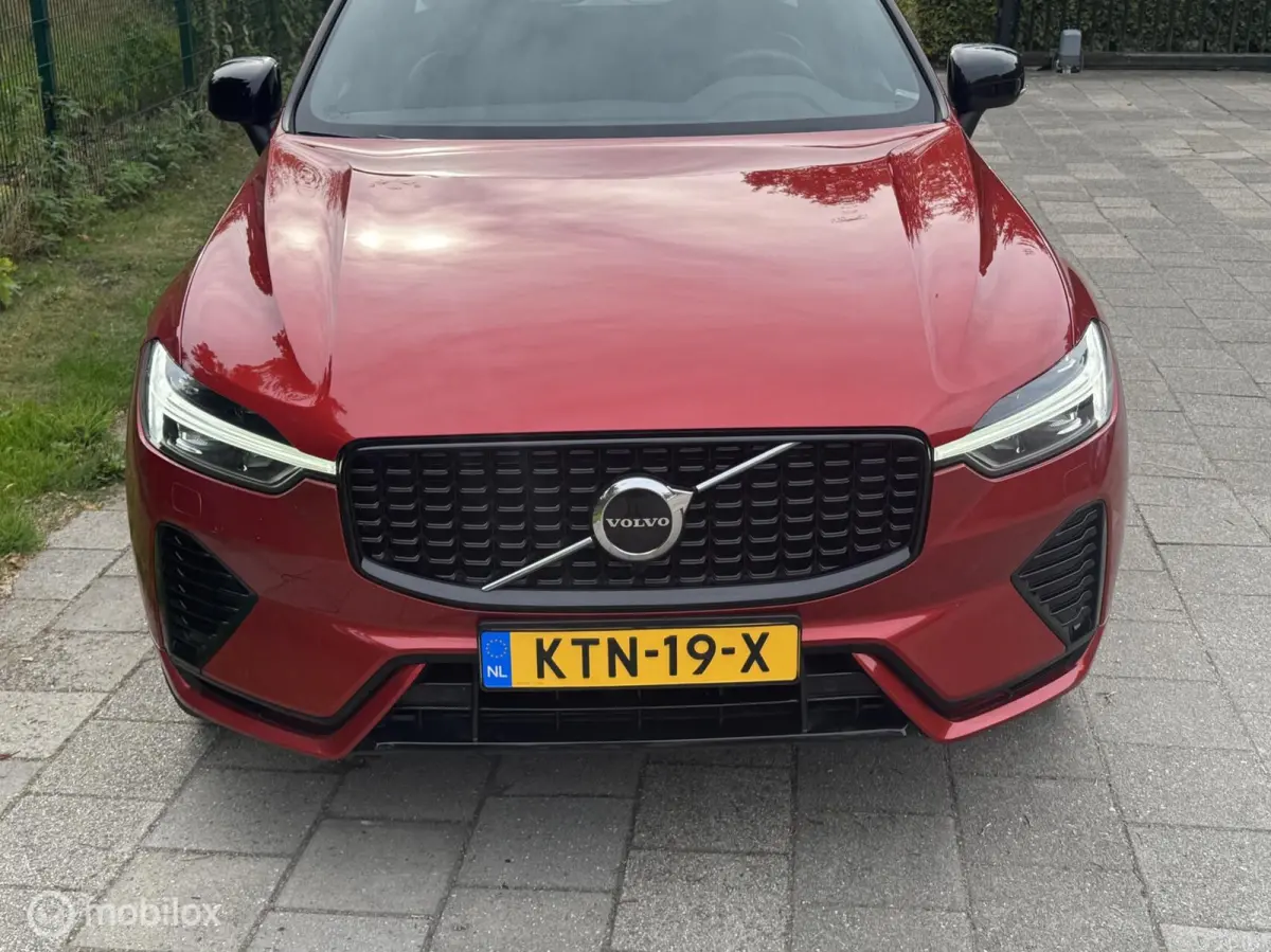 2.0 T6 Plug-in hybrid AWD Plus Dark