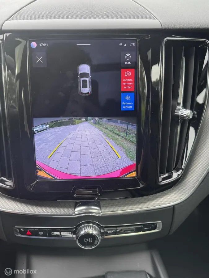 2.0 T6 Plug-in hybrid AWD Plus Dark