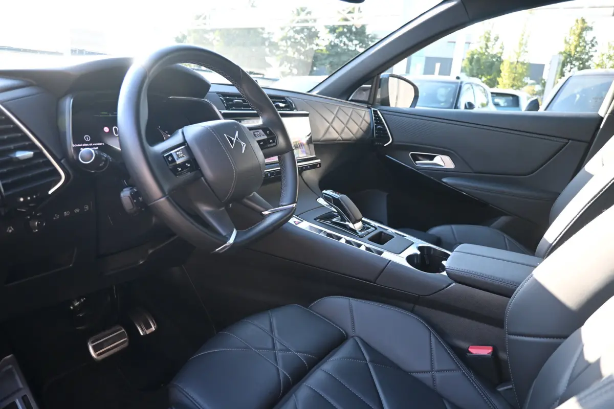1.6 PHEV 300 4x4 Pallas | Schuif-/Kanteldak | Vol-Leder | Adaptief Cruise Control | 360 Camera | Apple Carplay & Android Auto | Dodehoek Detectie | Elektr. Voorstoelen | Keyless Entry | 7,4 