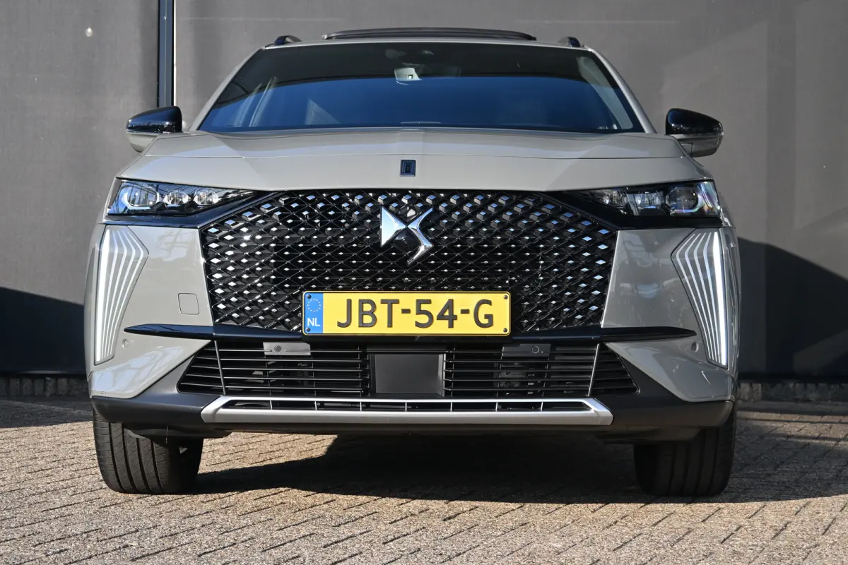 1.6 PHEV 300 4x4 Pallas | Schuif-/Kanteldak | Vol-Leder | Adaptief Cruise Control | 360 Camera | Apple Carplay & Android Auto | Dodehoek Detectie | Elektr. Voorstoelen | Keyless Entry | 7,4 