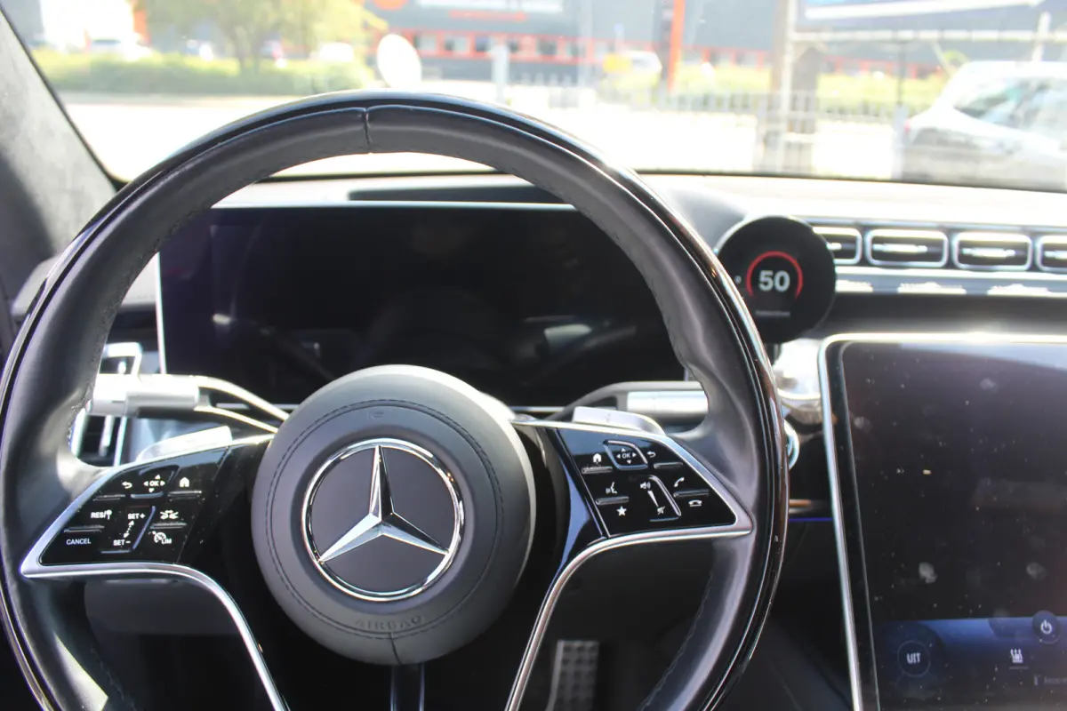 580e 4MATIC AMG Line Pano l Burmester l HUD l 360 camera l  Achterasbesturing l Rear executive loungel Dealer onderhouden l Proefrit op afspraak