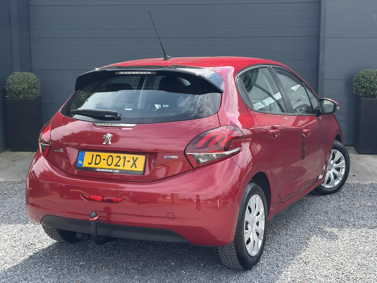 1.2 PureTech Blue Lion ✓D-riem vv in 2025✓1e Eigenaar✓Navi✓Carplay✓Trekhaak✓Recent beurt gehad✓Airco✓Cruise✓5 Deurs✓Pdc✓N.A.P✓Apk tot 03-2027