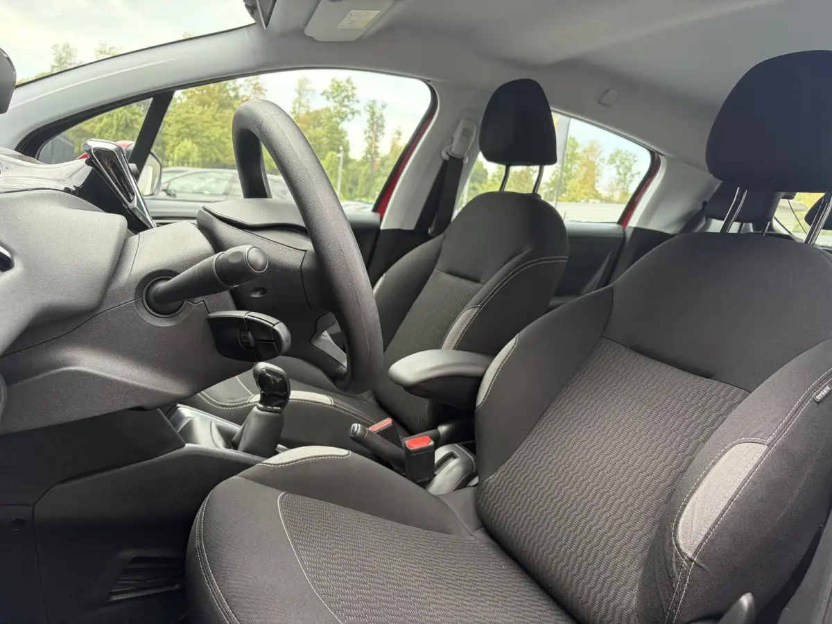 1.2 PureTech Blue Lion ✓D-riem vv in 2025✓1e Eigenaar✓Navi✓Carplay✓Trekhaak✓Recent beurt gehad✓Airco✓Cruise✓5 Deurs✓Pdc✓N.A.P✓Apk tot 03-2027