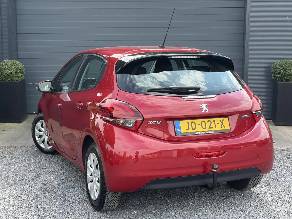 1.2 PureTech Blue Lion ✓D-riem vv in 2025✓1e Eigenaar✓Navi✓Carplay✓Trekhaak✓Recent beurt gehad✓Airco✓Cruise✓5 Deurs✓Pdc✓N.A.P✓Apk tot 03-2027
