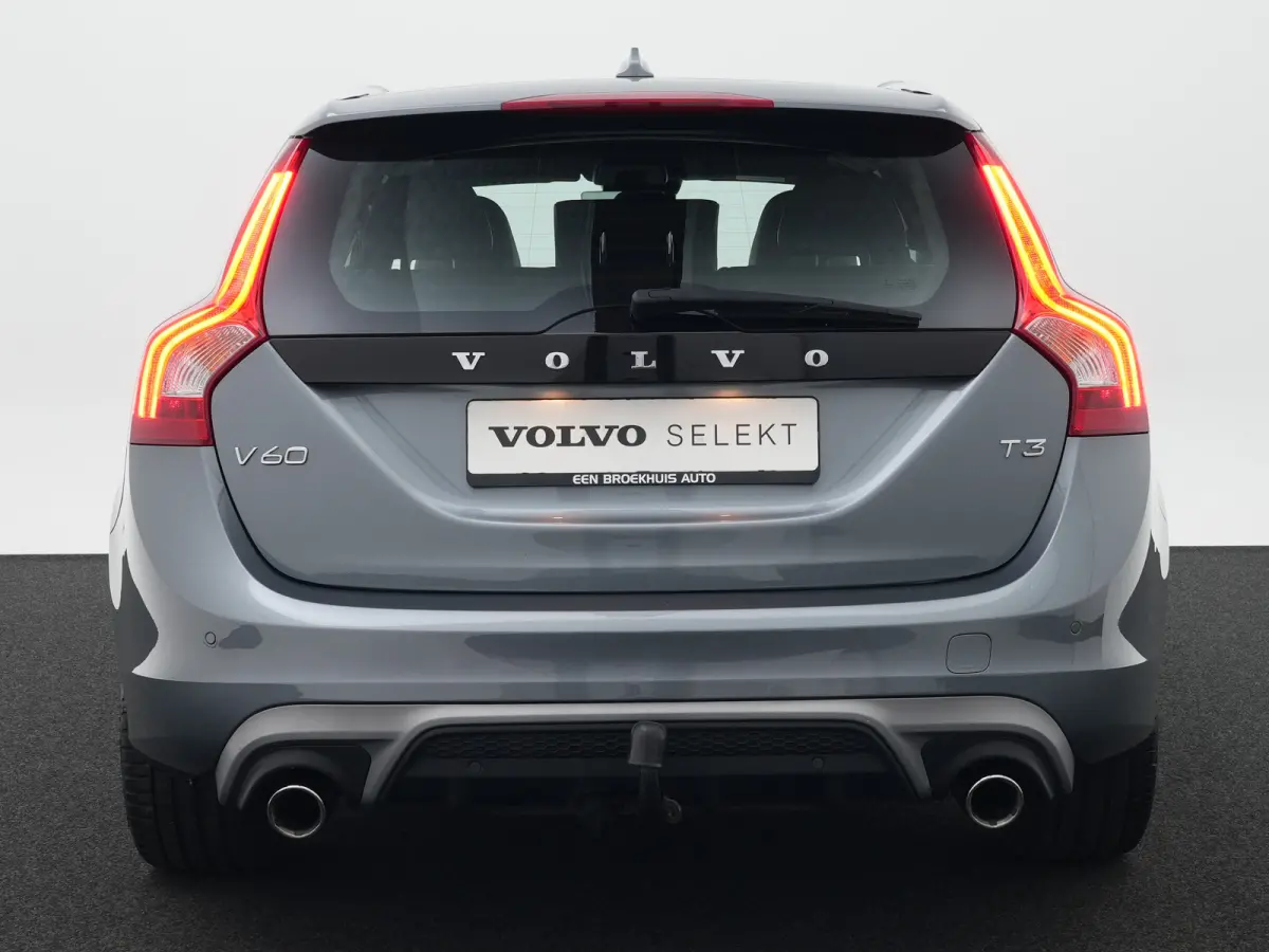 T3 Nordic+ Sport | R-Design | Xenon | Standkachel | Trekhaak | Stoelverwarming | Cruise Control | Climate Control