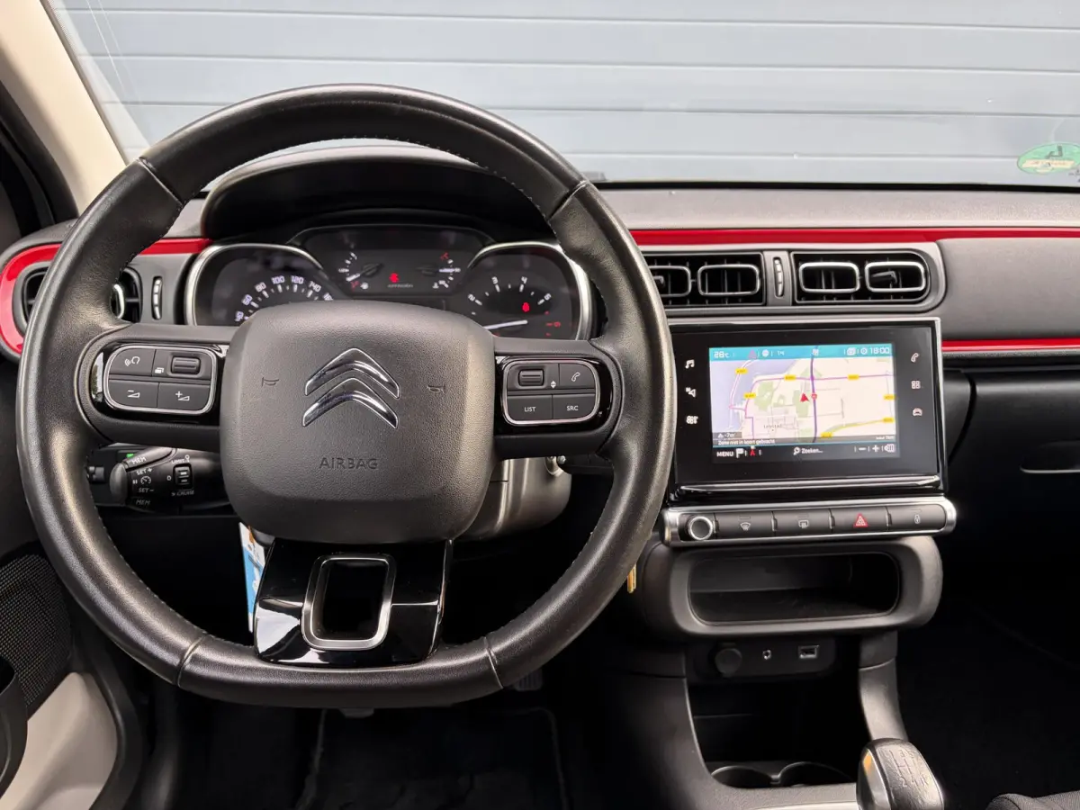 1.2 PureTech Shine ✓2e Eigenaar✓Camera✓Carplay✓Navi✓Trekhaak✓Pdc✓Clima✓Cruise✓17''Lm velgen✓Rijstrooksensor✓N.A.P✓Apk tot 04-2027
