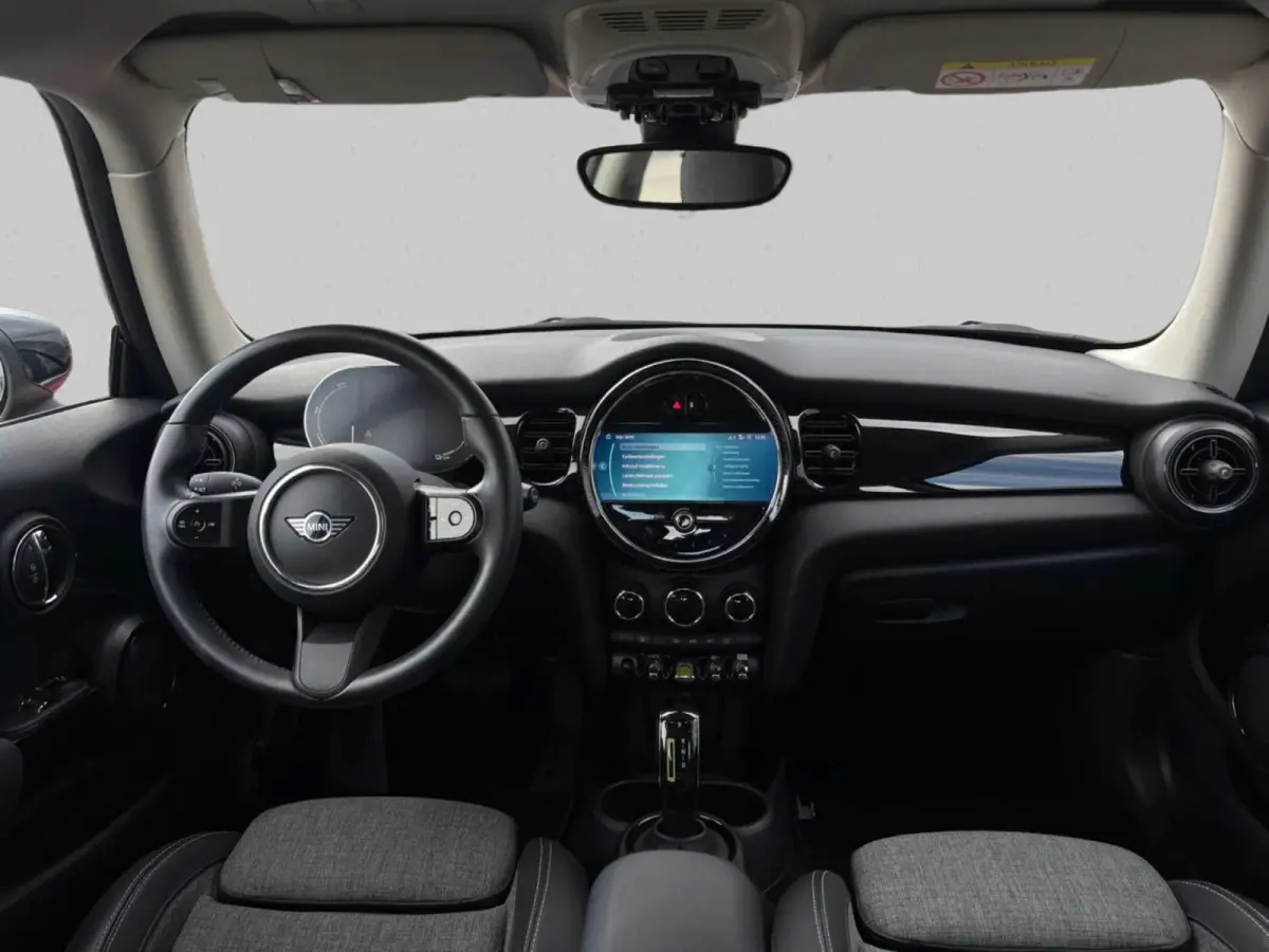 MINI Yours 33 kWh (SoH 96%, NL-auto, 1e Eig, BTW, Camera, Carplay, Climate Con, Navi, Parkeersensor, Etc)