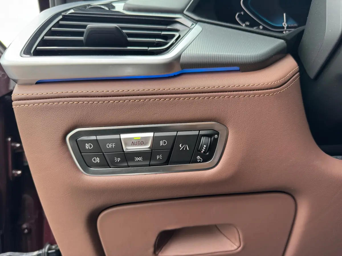 XDrive45e High Executive BOMVOL NAP Softclose Crystal