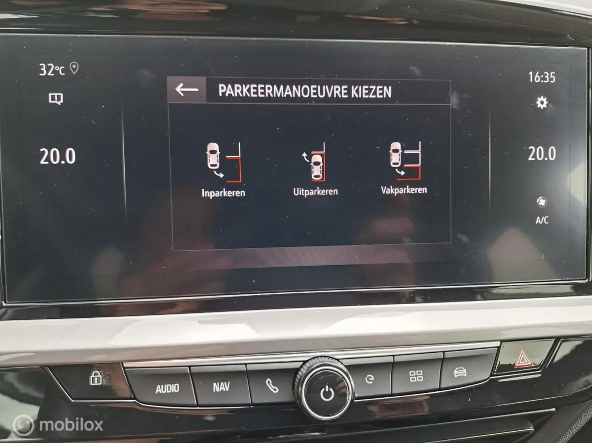 1.6 Turbo Plug-In Hybrid 4x4 GSe 300pk
