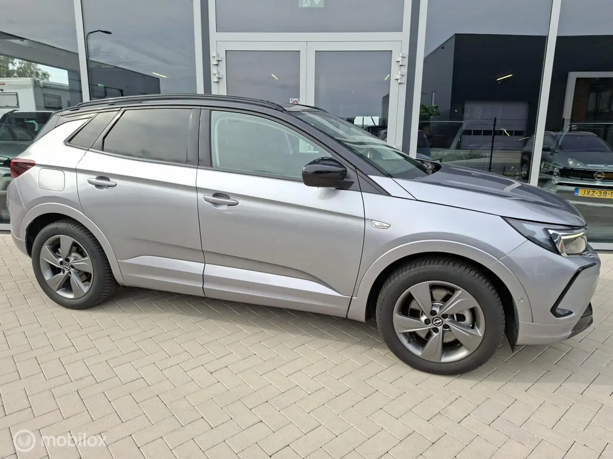 1.6 Turbo Plug-In Hybrid 4x4 GSe 300pk