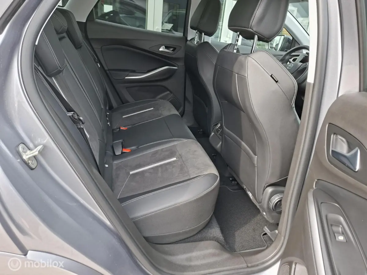 1.6 Turbo Plug-In Hybrid 4x4 GSe 300pk