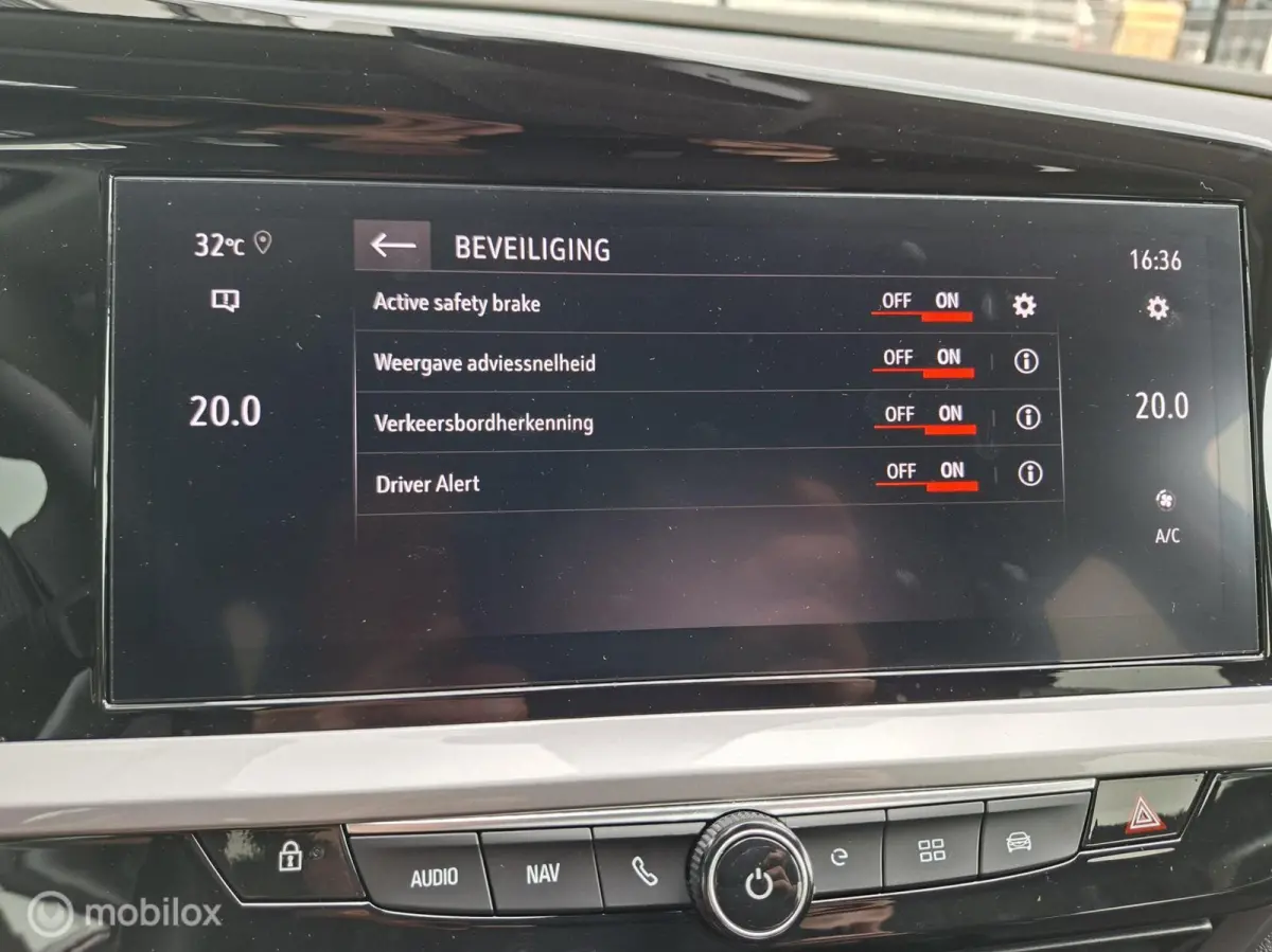 1.6 Turbo Plug-In Hybrid 4x4 GSe 300pk