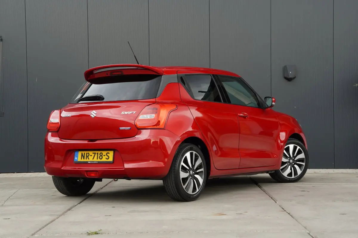 2017|1.0 Smart Hybrid|Stijl|5-Deurs|Adaptive Cruise|CarPlay|Navi|Camera|Stoelverwarming|Airco