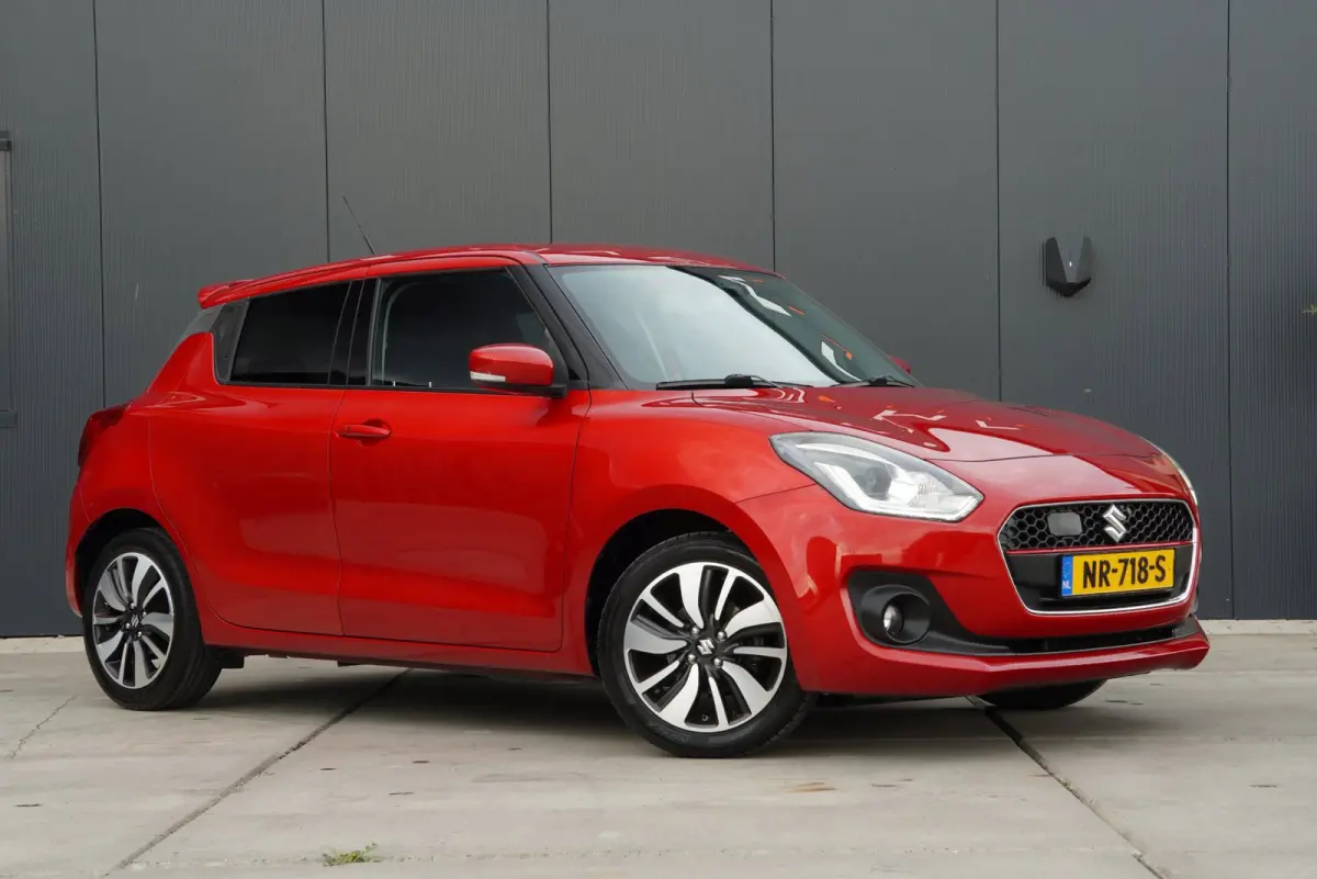 2017|1.0 Smart Hybrid|Stijl|5-Deurs|Adaptive Cruise|CarPlay|Navi|Camera|Stoelverwarming|Airco