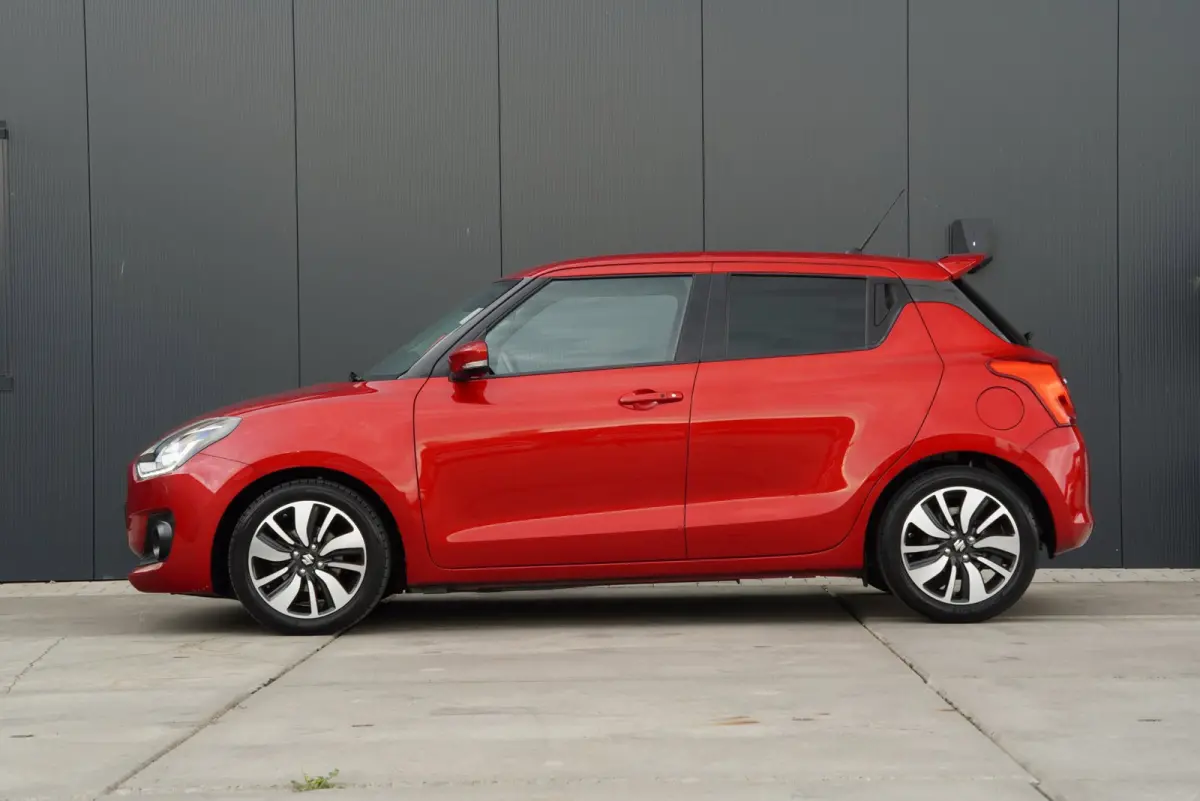 2017|1.0 Smart Hybrid|Stijl|5-Deurs|Adaptive Cruise|CarPlay|Navi|Camera|Stoelverwarming|Airco