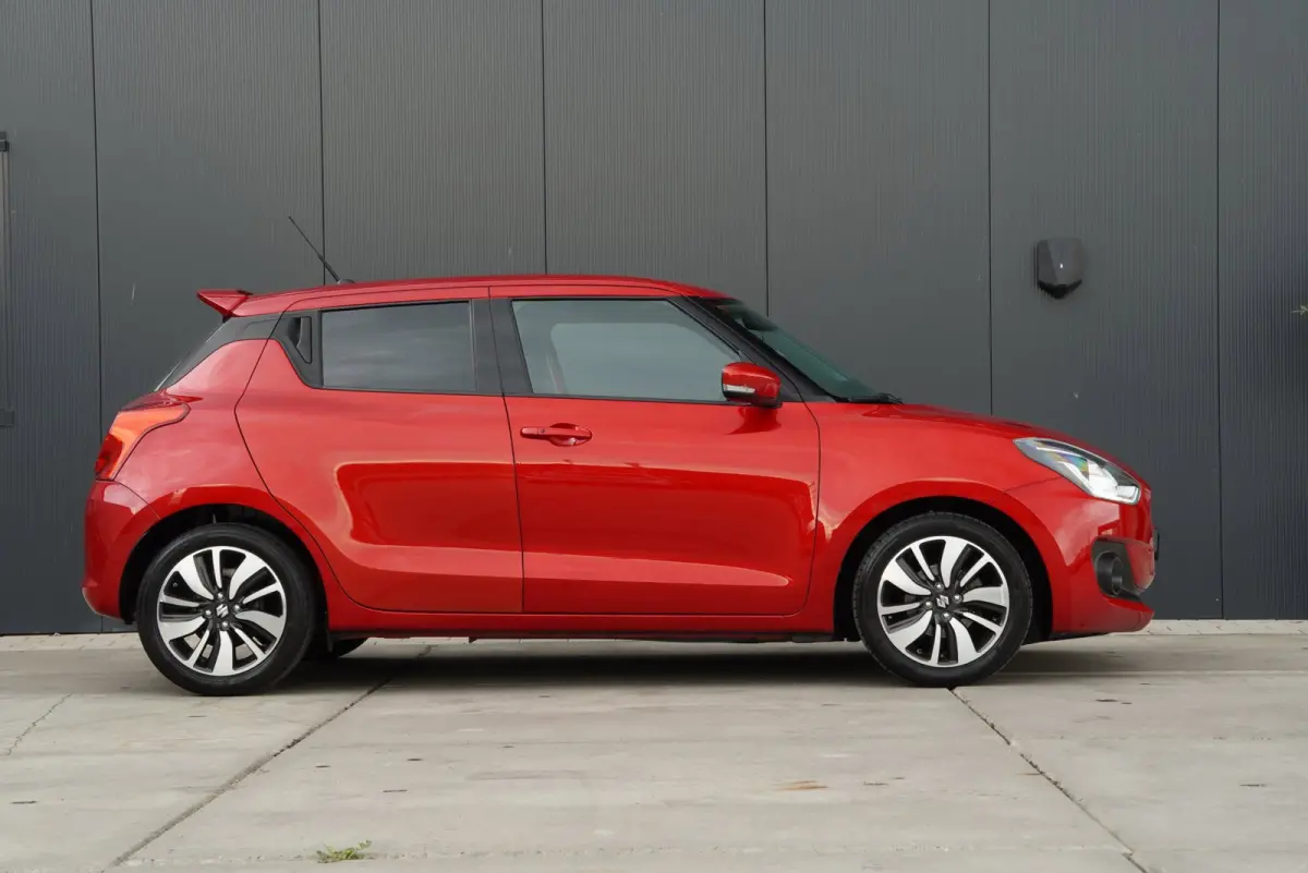 2017|1.0 Smart Hybrid|Stijl|5-Deurs|Adaptive Cruise|CarPlay|Navi|Camera|Stoelverwarming|Airco