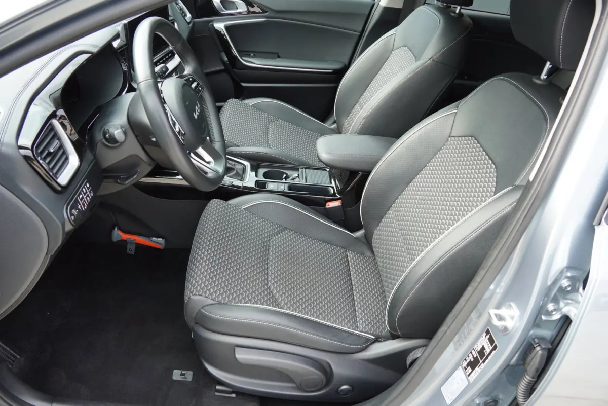 2024|1.6 GDi PHEV|DynamicPlusLine|Automaat|Keyless|CarPlay|Adaptive Cruise|Stoelverwarming|Elektrische klep|SOH98%