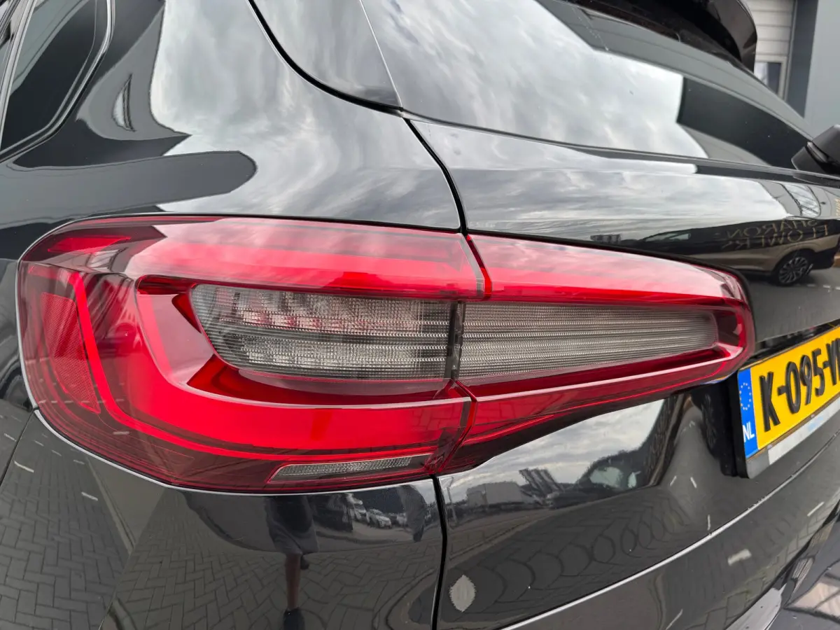 XDrive40i High Executive BOMVOL Black APK