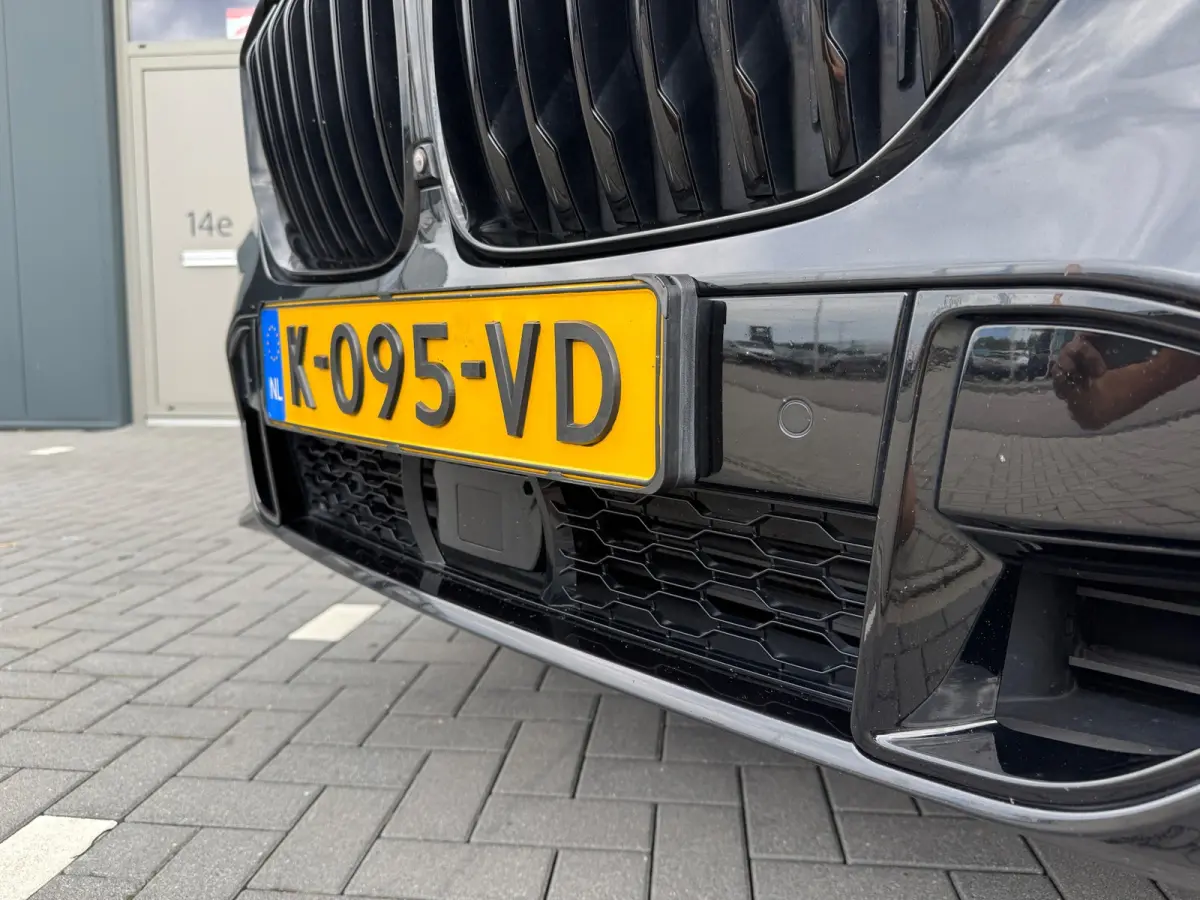 XDrive40i High Executive BOMVOL Black APK
