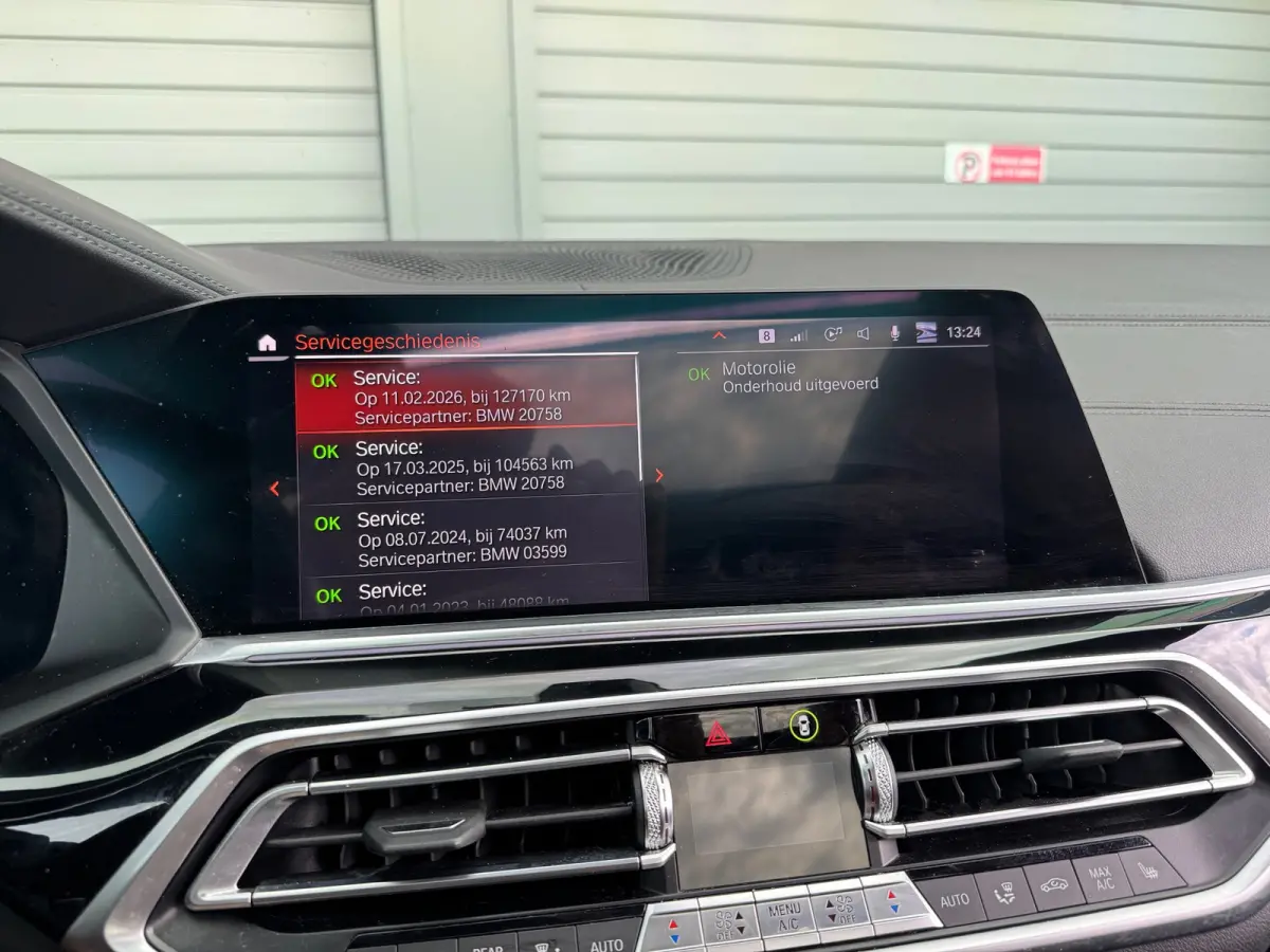 XDrive40i High Executive BOMVOL Black APK