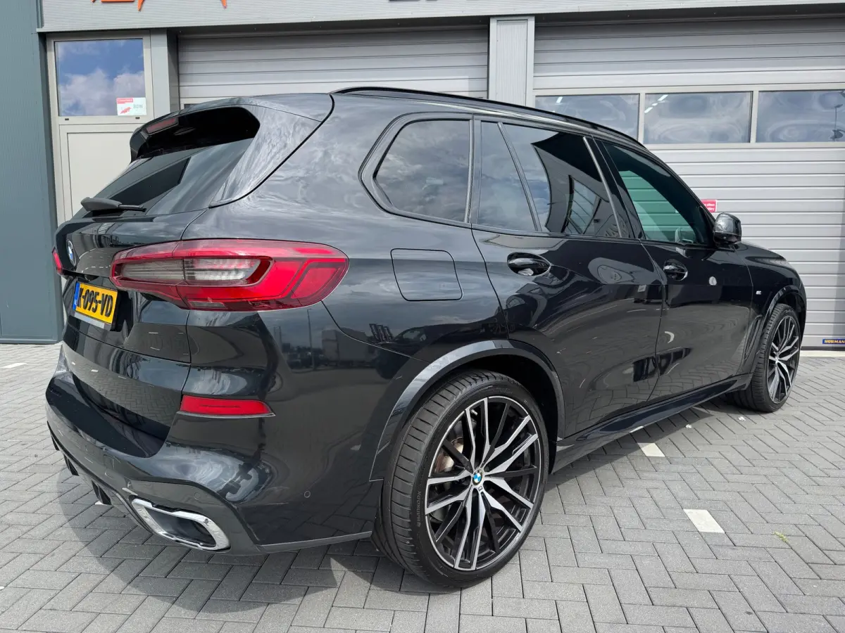 XDrive40i High Executive BOMVOL Black APK