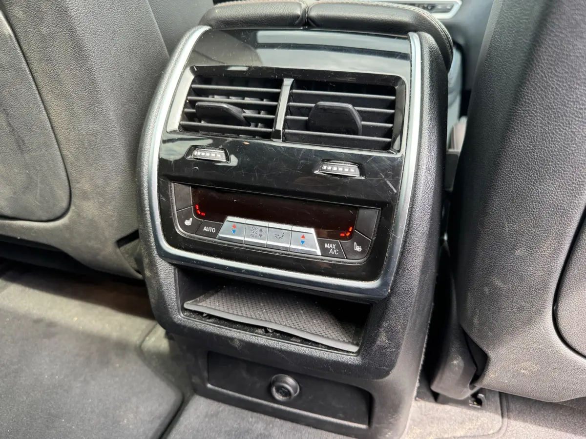XDrive40i High Executive BOMVOL Black APK